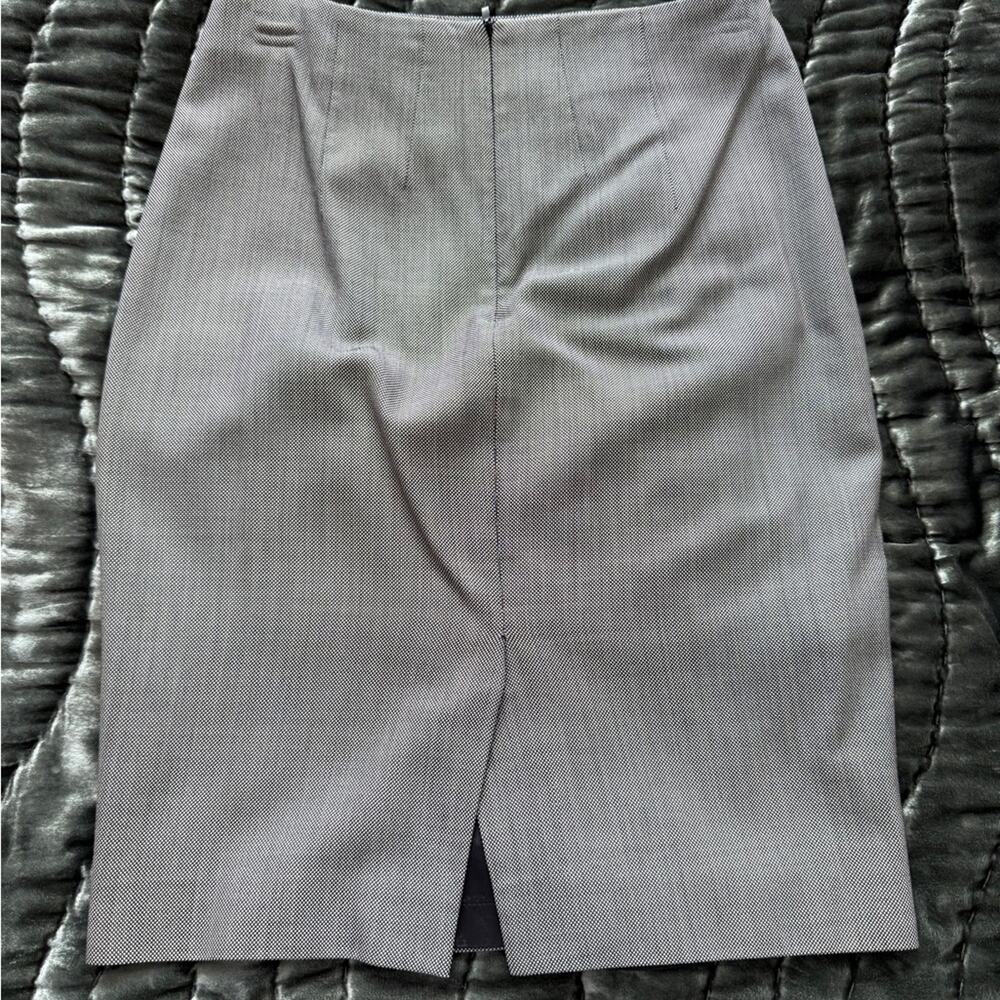 Hugo Boss Elegant Black Skirt Size 34